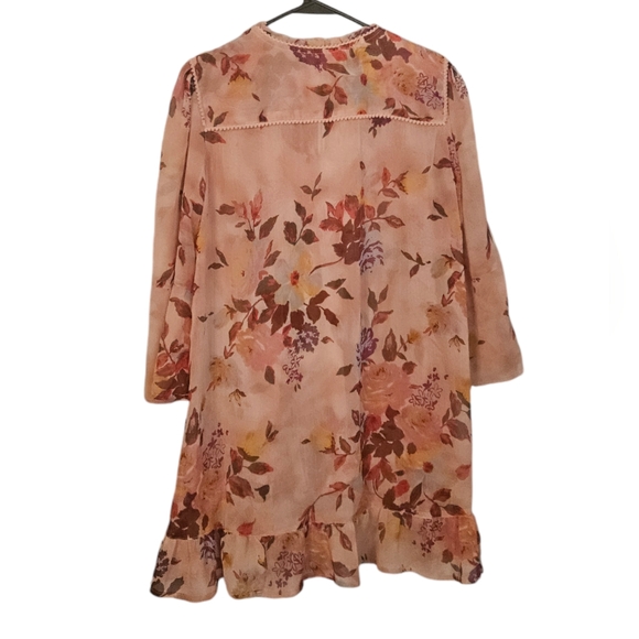 BKE Boutique Women's Floral Sheer  Top Size Size L - Picture 3 of 7